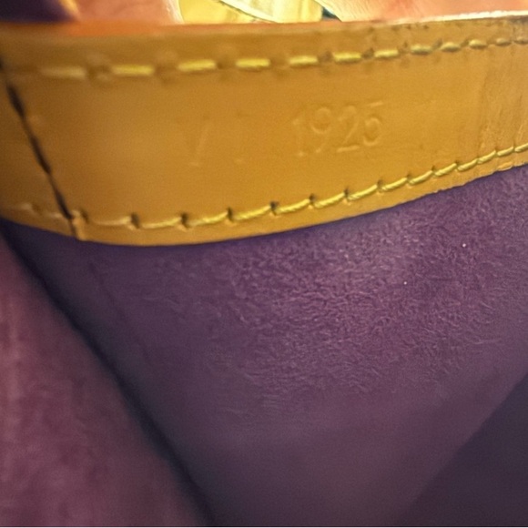 Louis Vuitton Yellow Large Epi Women's Hand Zip Around Tote Bag In EUC - Picture 3 of 10